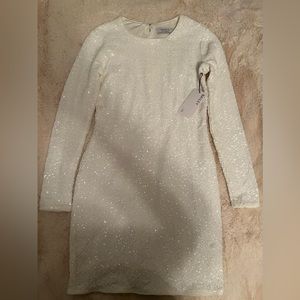 *NWT* never been worn! White sequin Bailey 44 dress!